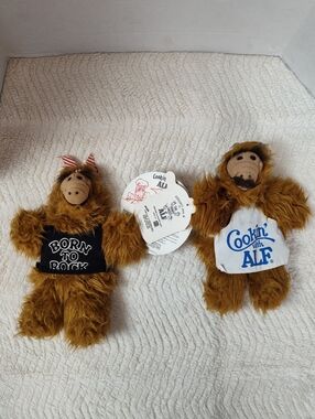 2 Alf Hand Puppets Cooking With Alf From Burger King